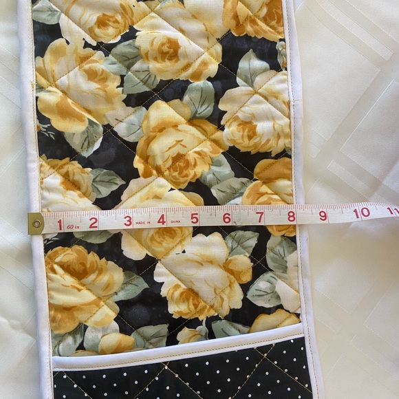 Quilted double oven mitten - Picture 2 of 13